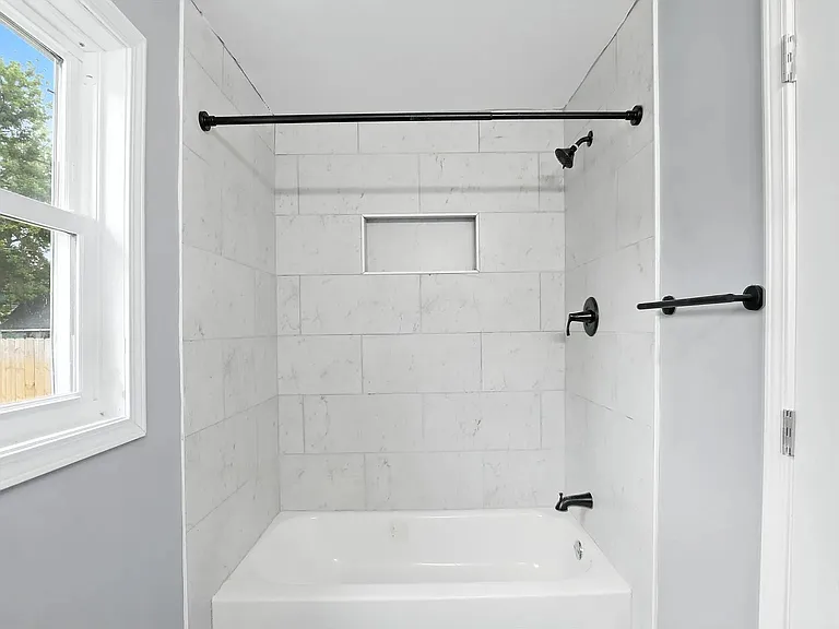 903 Lafayette St — Photo 17