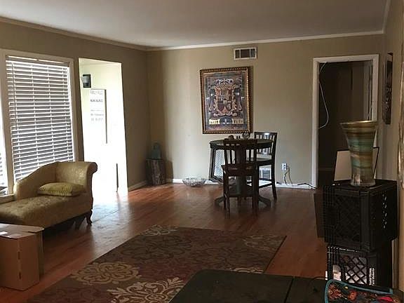 3rd image of 1820 Montclair Dr