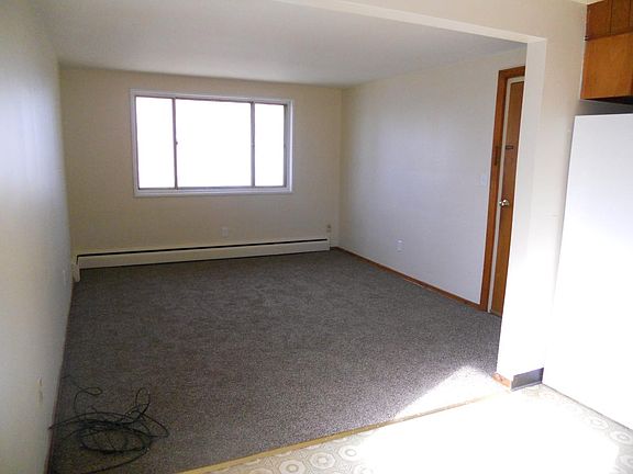 4th image of 379 Broad St APT 4