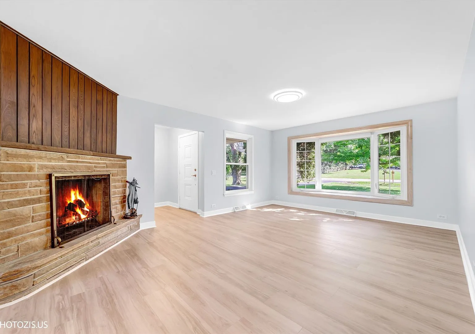4 bed, 1961 sqft, $3,650 — Photo 3