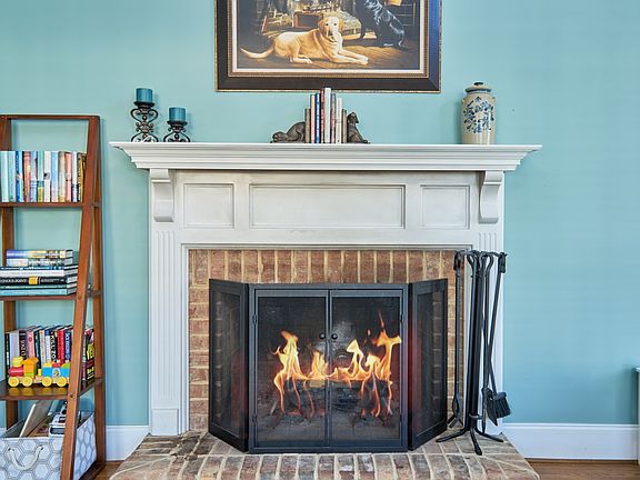 2nd image of 110 Applewood Dr