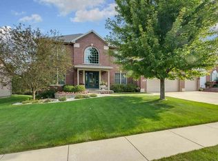 2805 Hubbard Dr, Bloomington, IL 61704