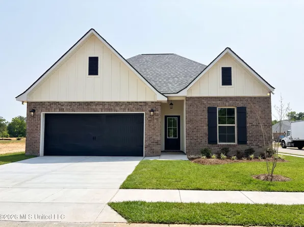 1351 Redfish Dr, Gulfport, MS 39507