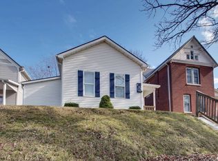 805 S 14th St, Quincy, IL 62301