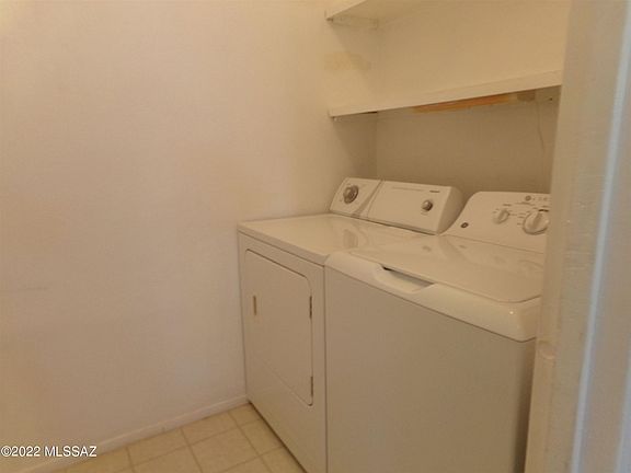4th image of 566 W Riverdale Ct