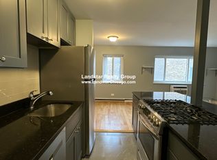 663 W Grace St APT 310, Chicago, IL 60613