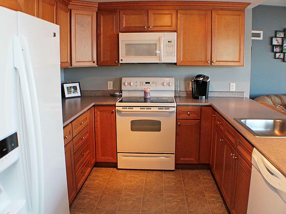 5th image of 3250 Fairfield Ave APT 304