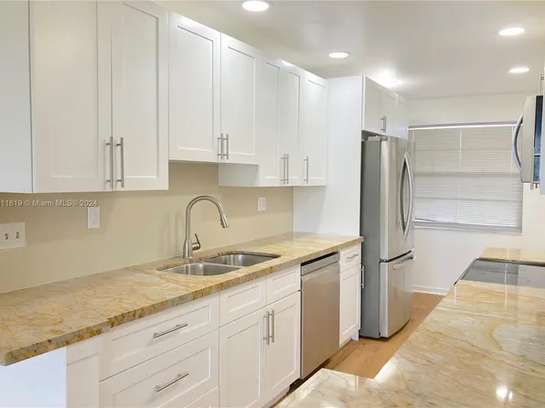 3141 NW 47th Ter APT 422, Lauderdale Lakes, FL 33319