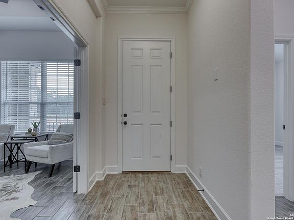 3rd image of 903 Gyngell Lane