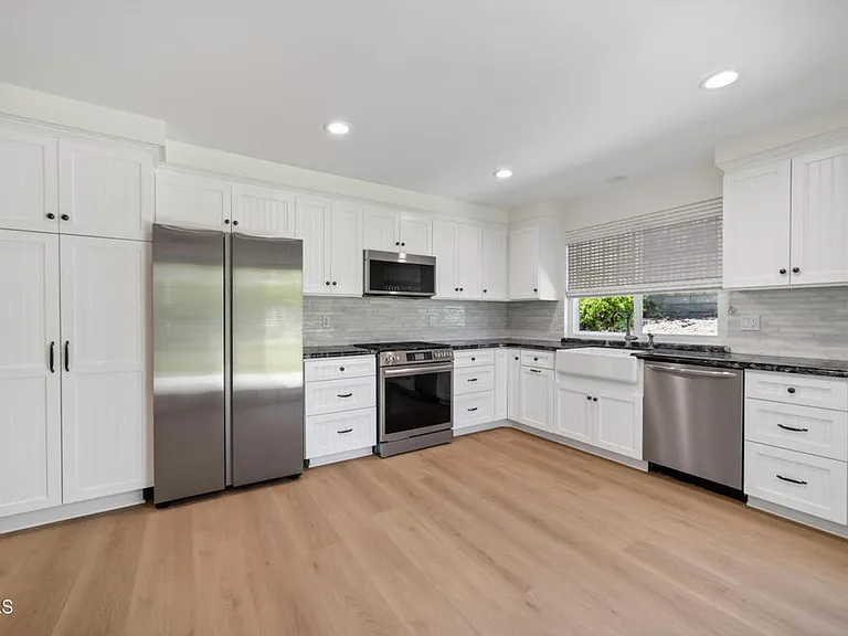 1502 Briarglen Ave — Photo 11
