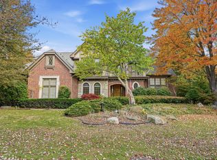 882 Andover Dr, Northville, MI 48167