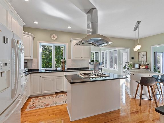 2nd image of 218 Stearns Rd