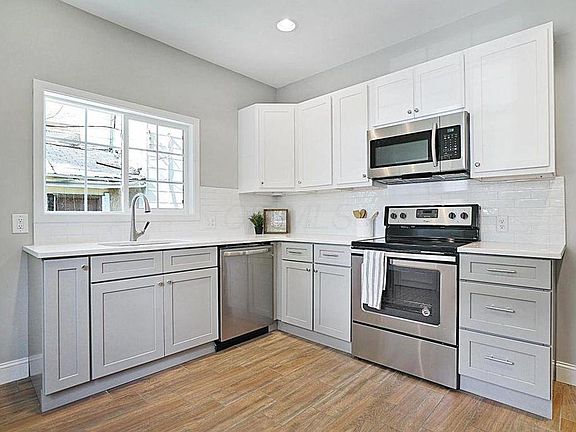 4th image of 595 Lilley Ave
