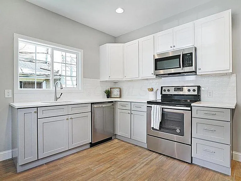 597 Lilley Ave — Photo 9