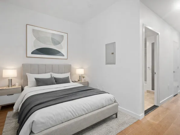 28-18 Steinway Avenue image 1 of 18