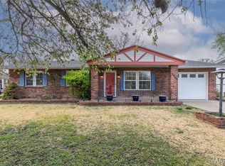 2721 Arrow Heights Dr, Maryland Heights, MO 63043
