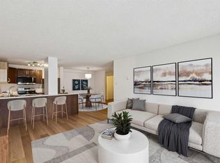 220 S 13th Ave SW #306, Calgary, AB T2R 1L6