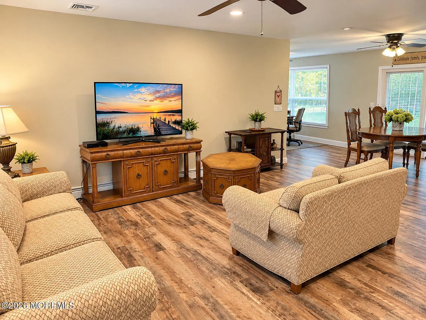 2 bed, 971 sqft, $2,200 — Photo 3
