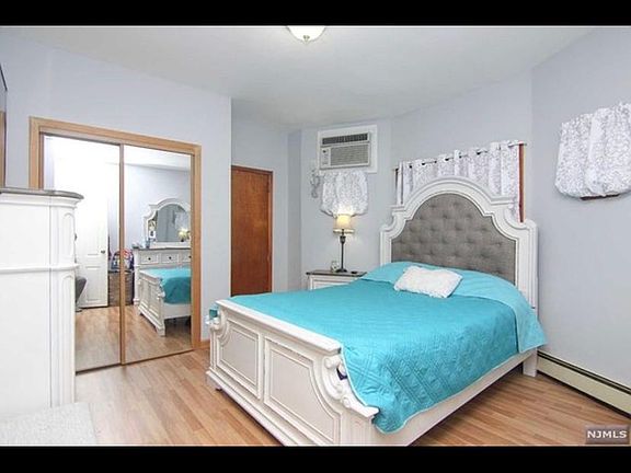 5th image of 125 Livingston Ave Floor 1