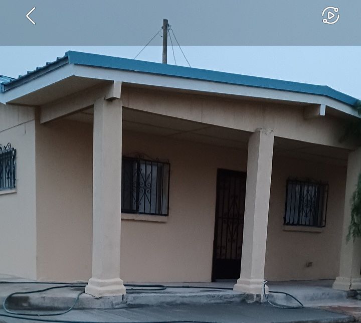 1st image of 233 Linda Vista Dr
