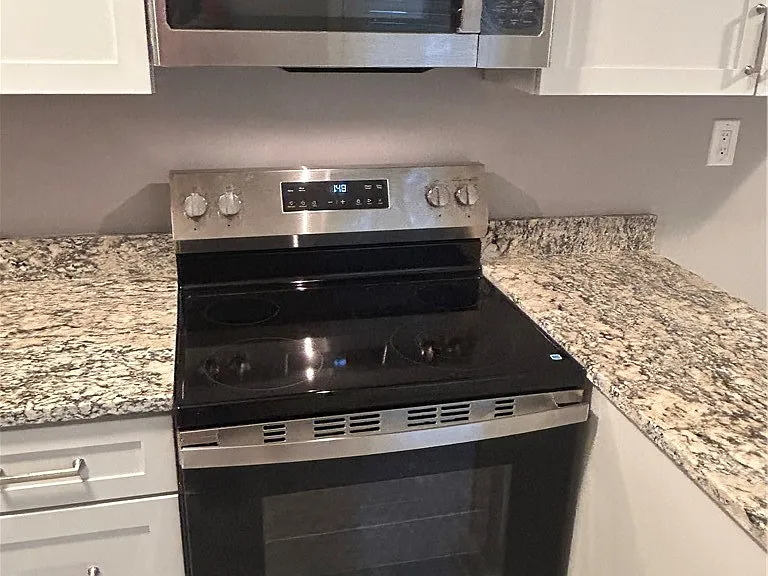 1020 Tuxedo Ln — Photo 12