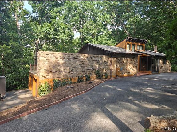 2nd image of 126 Hilltop Trl