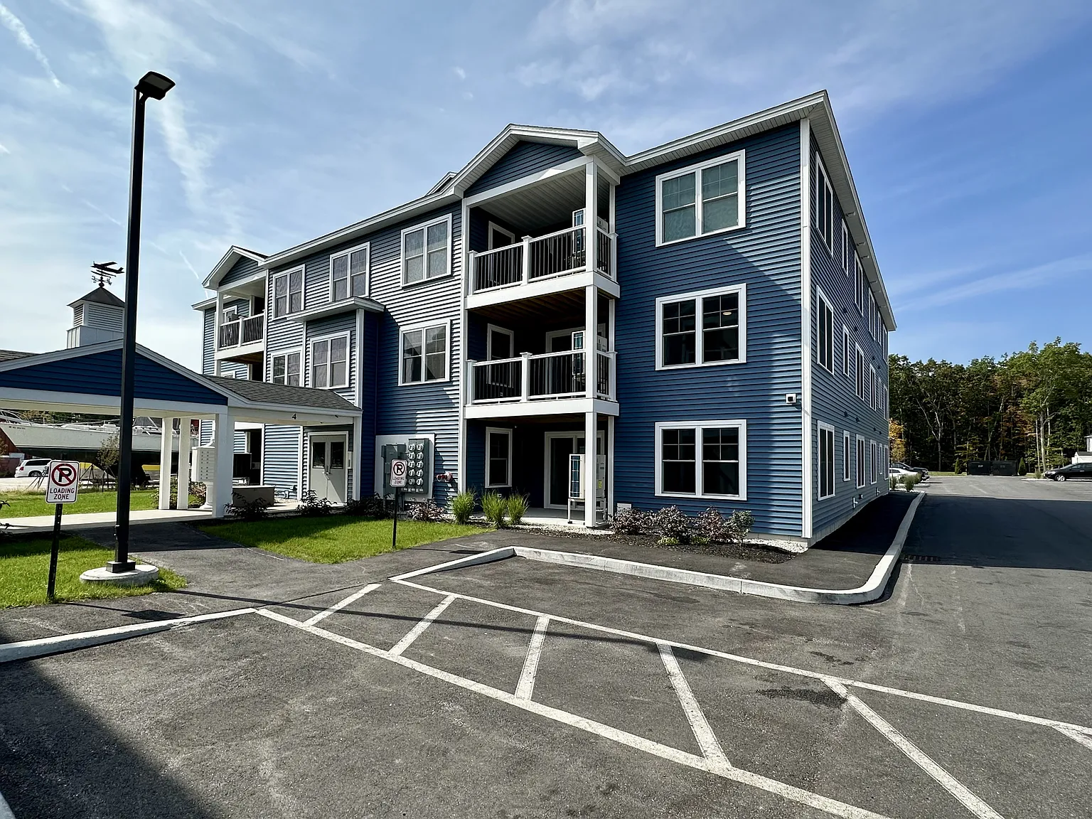 2 - 4 Diane Way - 321 — Photo 2