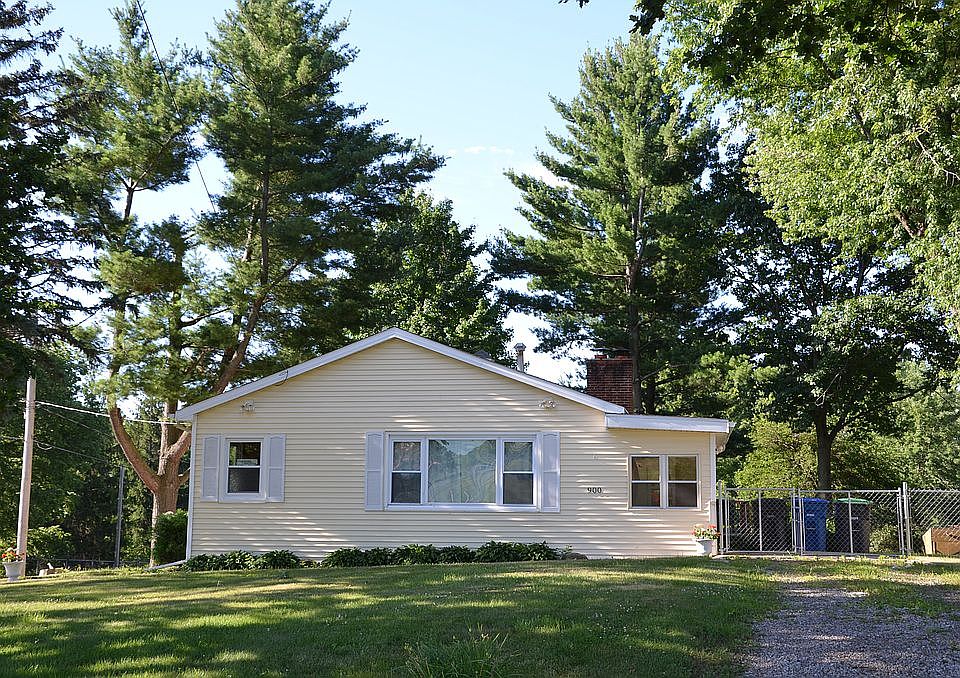 1st image of 900 Amos Ave