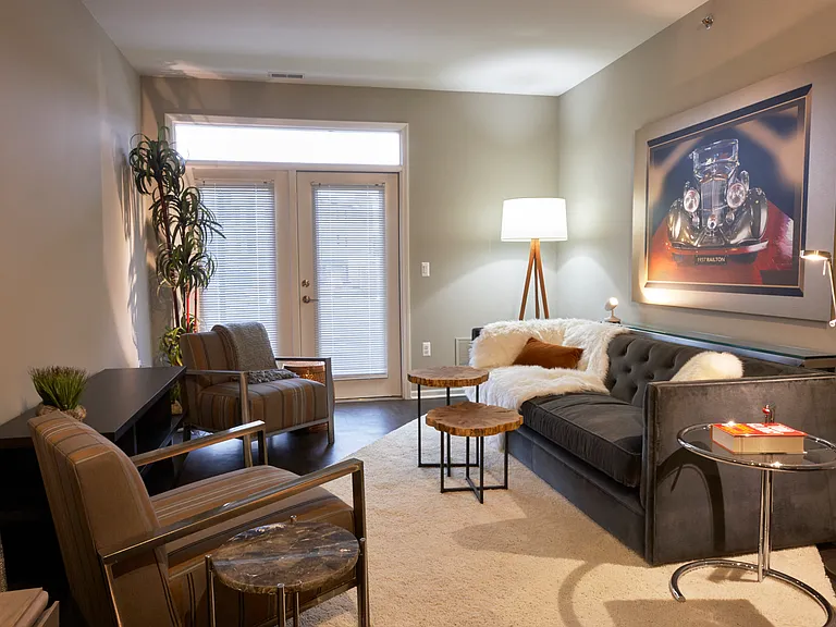 Five Points Apartments — Photo 9