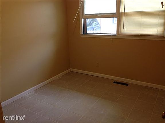 Ceramic Floors Throughout!