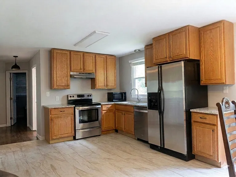 223 Walnut Dr — Photo 9