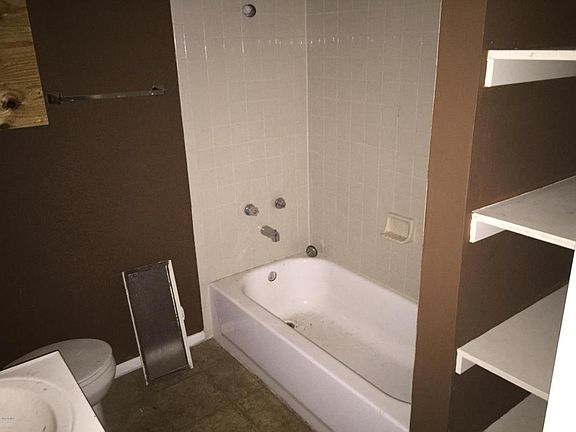 5th image of 7422 N 54th Ave