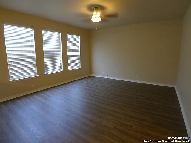 2935 Encino Riv — Photo 12