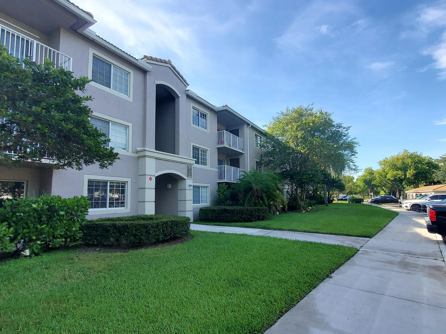 2 bed, 2.0 bath, 1246 sqft, $2,250 — Photo 2