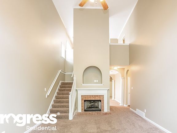 2nd image of 8639 Valmont Cir