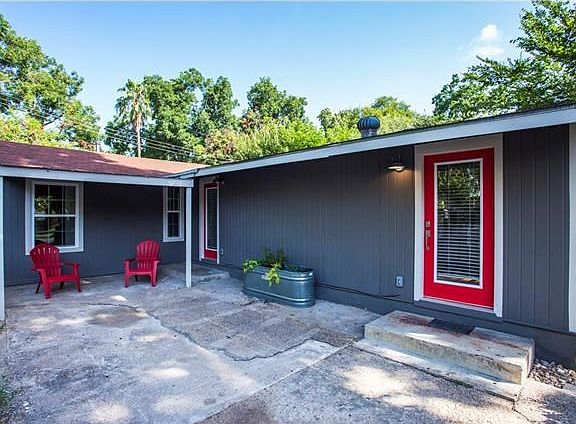 2nd image of 910 Calle Limon