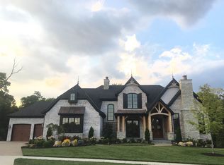 320 Crown Point Cir, Lakeside Park, KY 41017