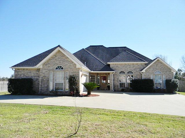 1st image of 140 Redwood Cir
