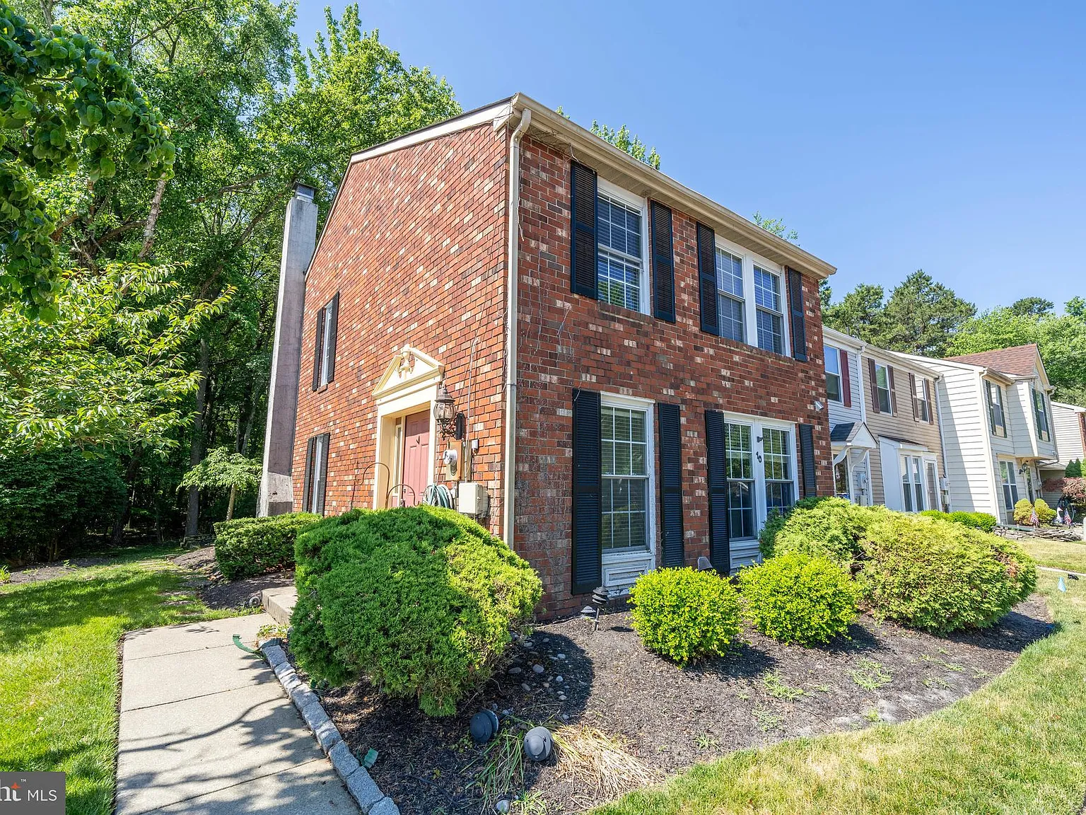 3 bed, 2.5 bath, 1360 sqft, $2,850 — Photo 1
