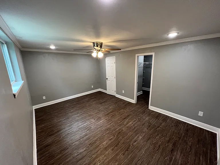 409 Midflow St — Photo 6