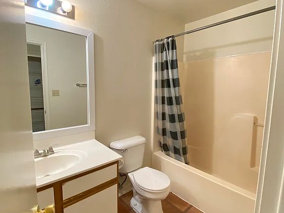 5th image of 1003 Sagewood Trl