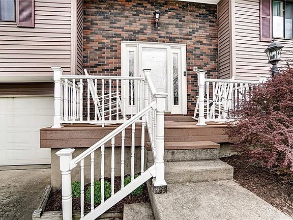 3rd image of 1327 Oak Knoll Cir