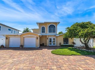 11180 6th St E, Treasure Island, FL 33706
