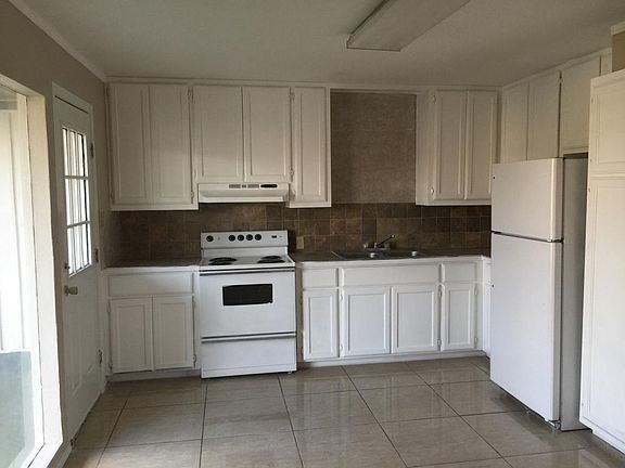 2nd image of 1605 E Kuhn St #1