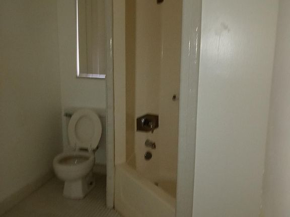 5th image of 2061 Jefferson Ave