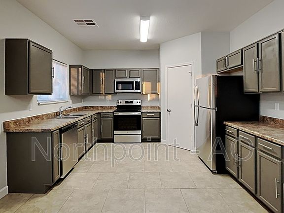 4th image of 623 E Cody Dr