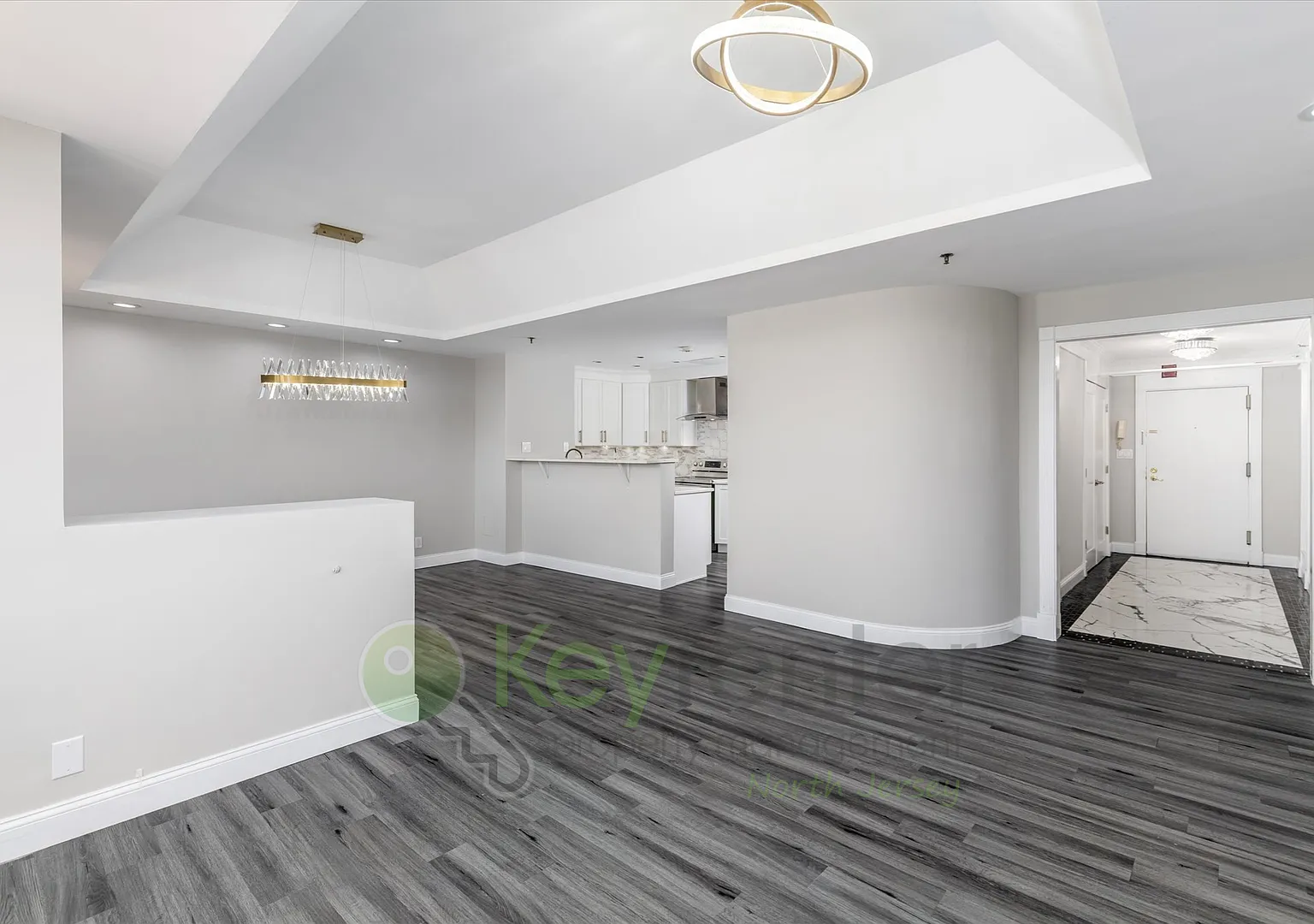 Penthouse Luxury Living with Stunning Views 2BR/2BA Condo in Prime Hackensack Location — Photo 3