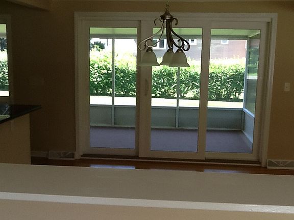 4th image of 4272 Susan Dr