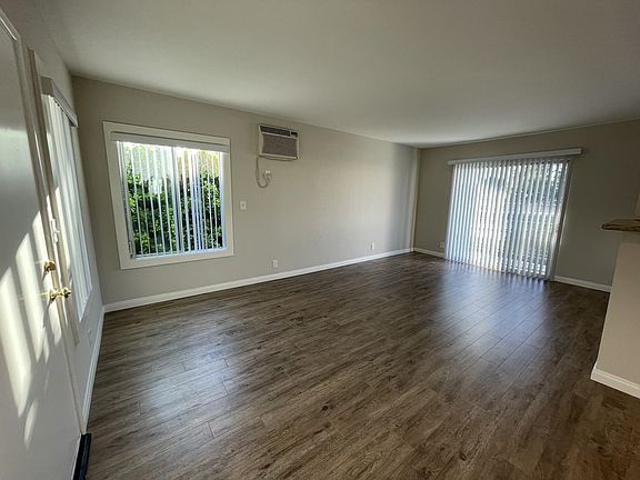 5th image of 11936 Burbank Blvd #16
