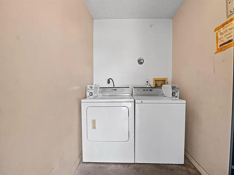 2319 Johnson St #4 — Photo 16
